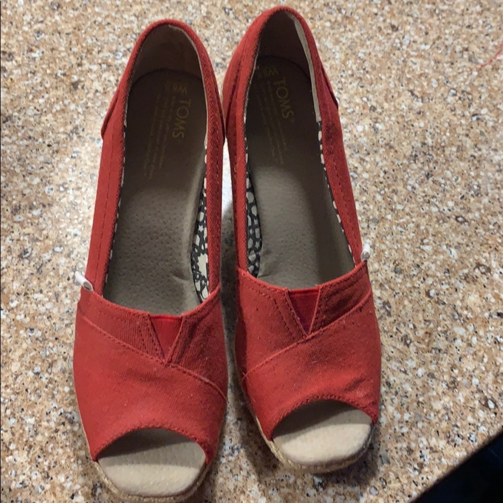 Toms wedges